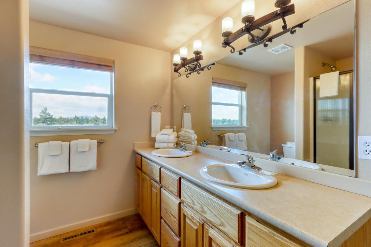 Meadow Walk Cabin La Pine Bagian luar foto